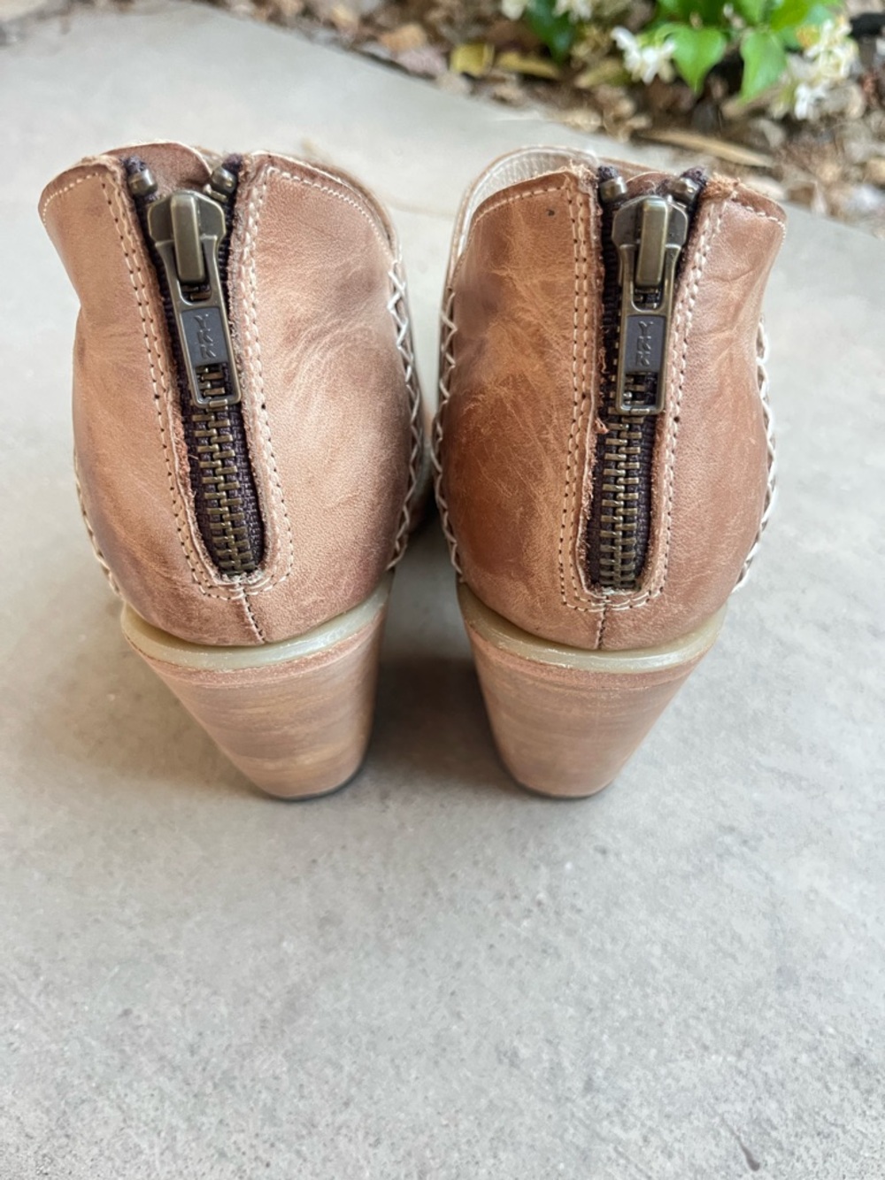 Freebird Steel booties Size 8 - Picture 3 of 5